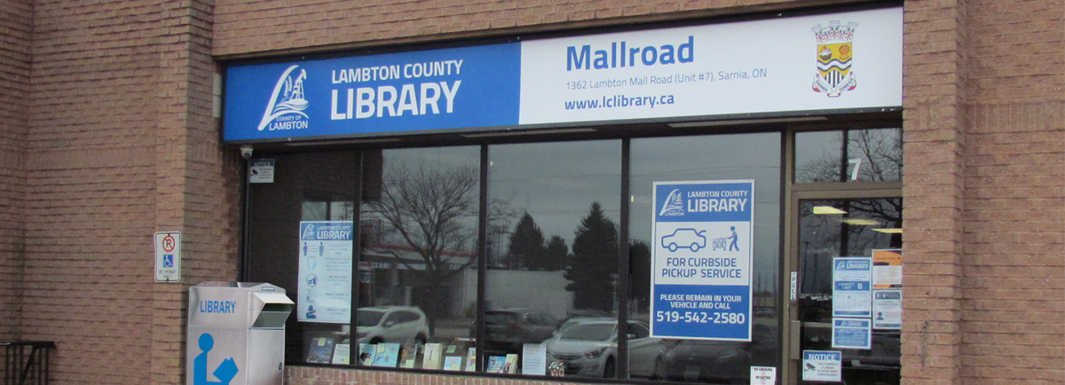Outside of Mallroad library building. 